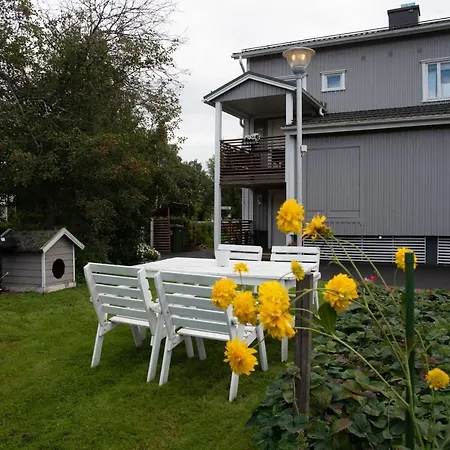 Mukava Kellarihuoneisto Jossa Sauna Ja Poreallas Apartment