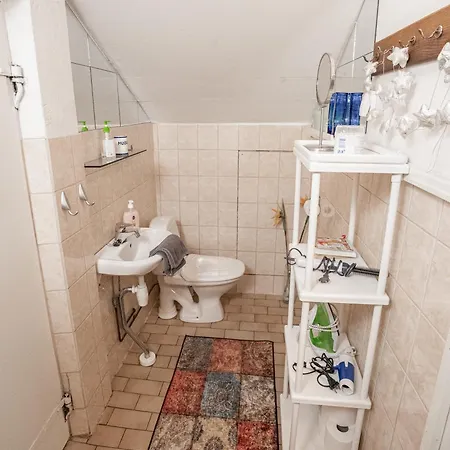 Mukava Kellarihuoneisto Jossa Sauna Ja Poreallas