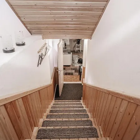 Mukava Kellarihuoneisto Jossa Sauna Ja Poreallas Apartamento Jakobstad