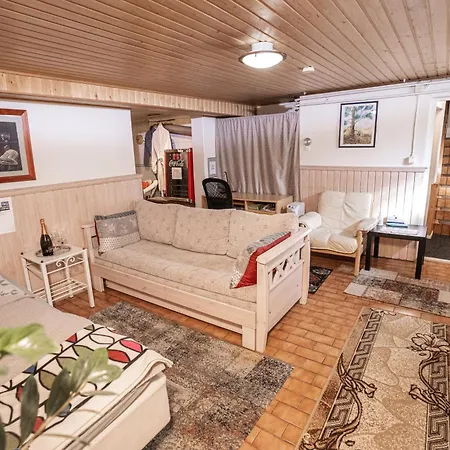 Mukava Kellarihuoneisto Jossa Sauna Ja Poreallas Apartment Jakobstad