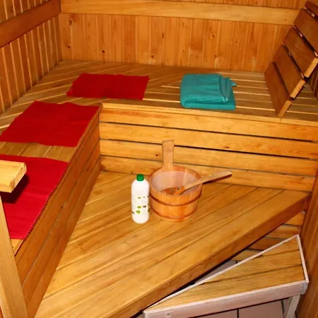 Mukava Kellarihuoneisto Jossa Sauna Ja Poreallas アパート *