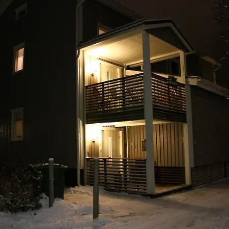 Mukava Kellarihuoneisto Jossa Sauna Ja Poreallas