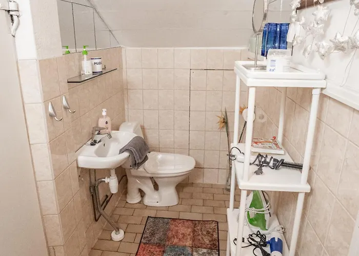 Mukava Kellarihuoneisto Jossa Sauna Ja Poreallas