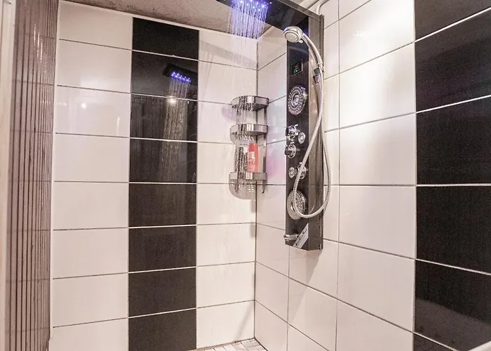 Mukava Kellarihuoneisto Jossa Sauna Ja Poreallas Пиетарсаари