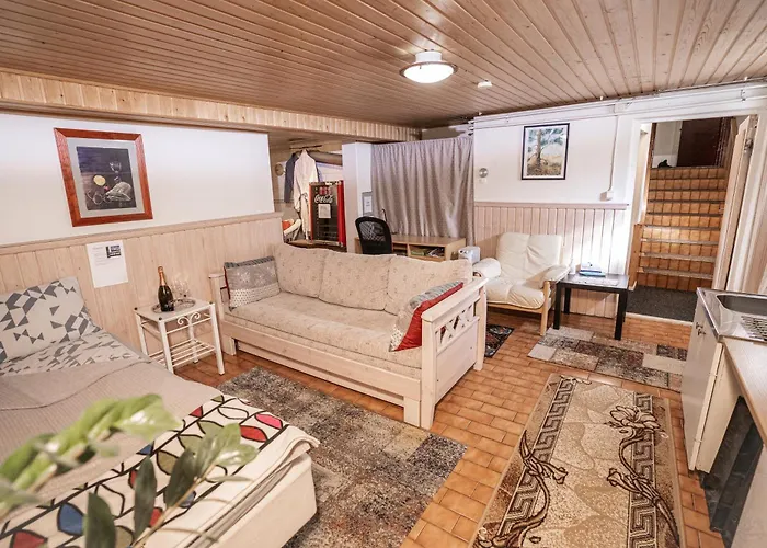 Mukava Kellarihuoneisto Jossa Sauna Ja Poreallas Апартаменты Пиетарсаари