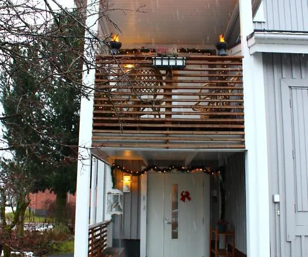 Mukava Kellarihuoneisto Jossa Sauna Ja Poreallas *